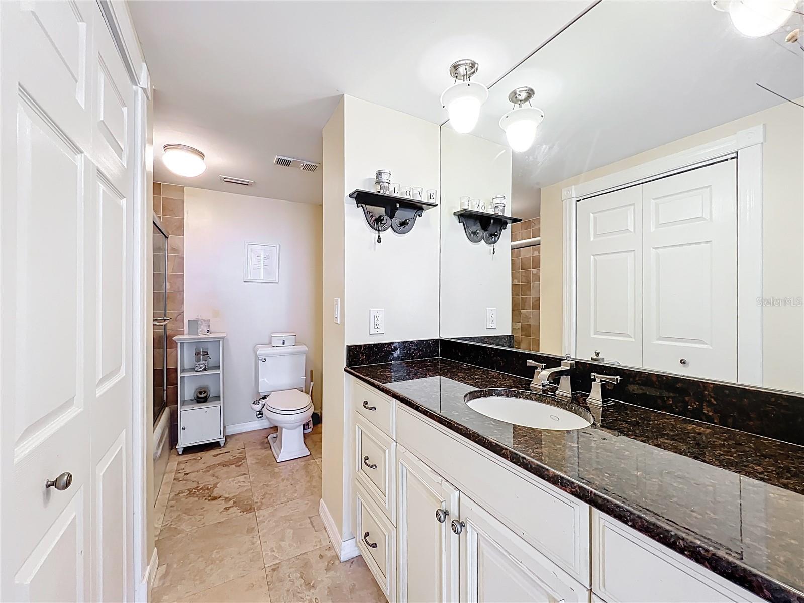 Image 19 of 33 For 100 Pierce Street 910