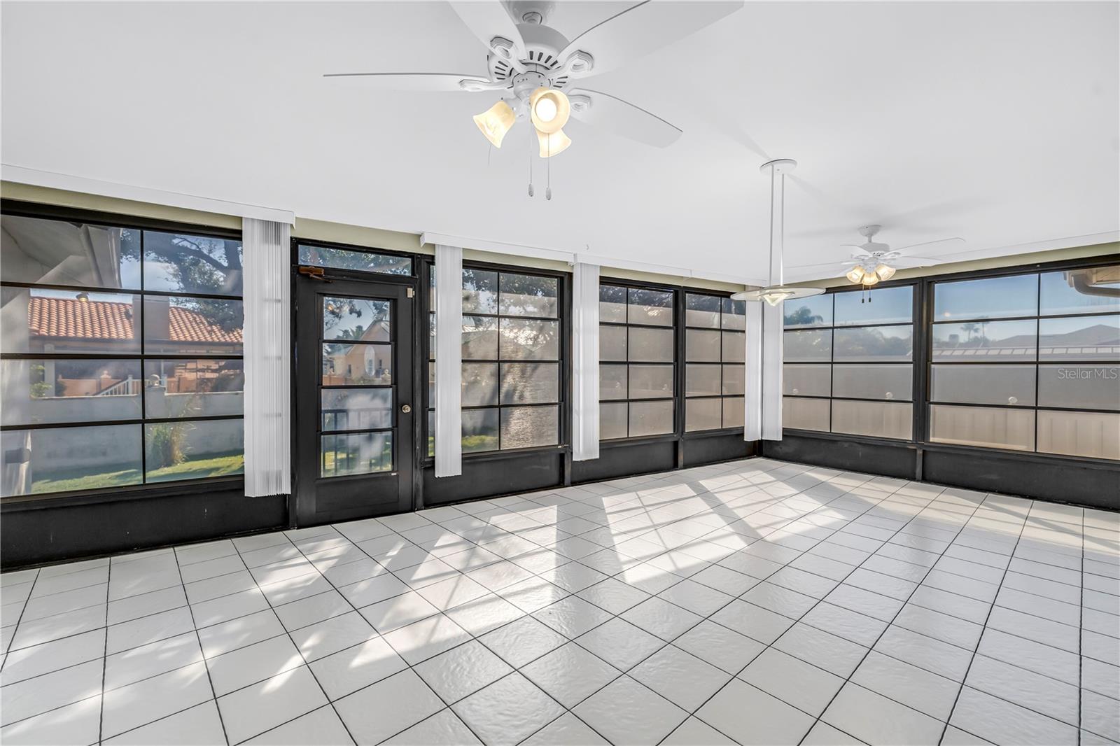 Listing photo id 9 for 289 Monte Cristo Boulevard