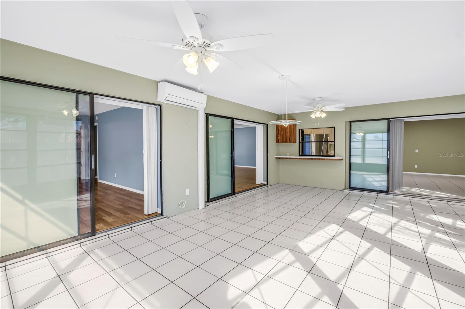 Listing photo id 10 for 289 Monte Cristo Boulevard