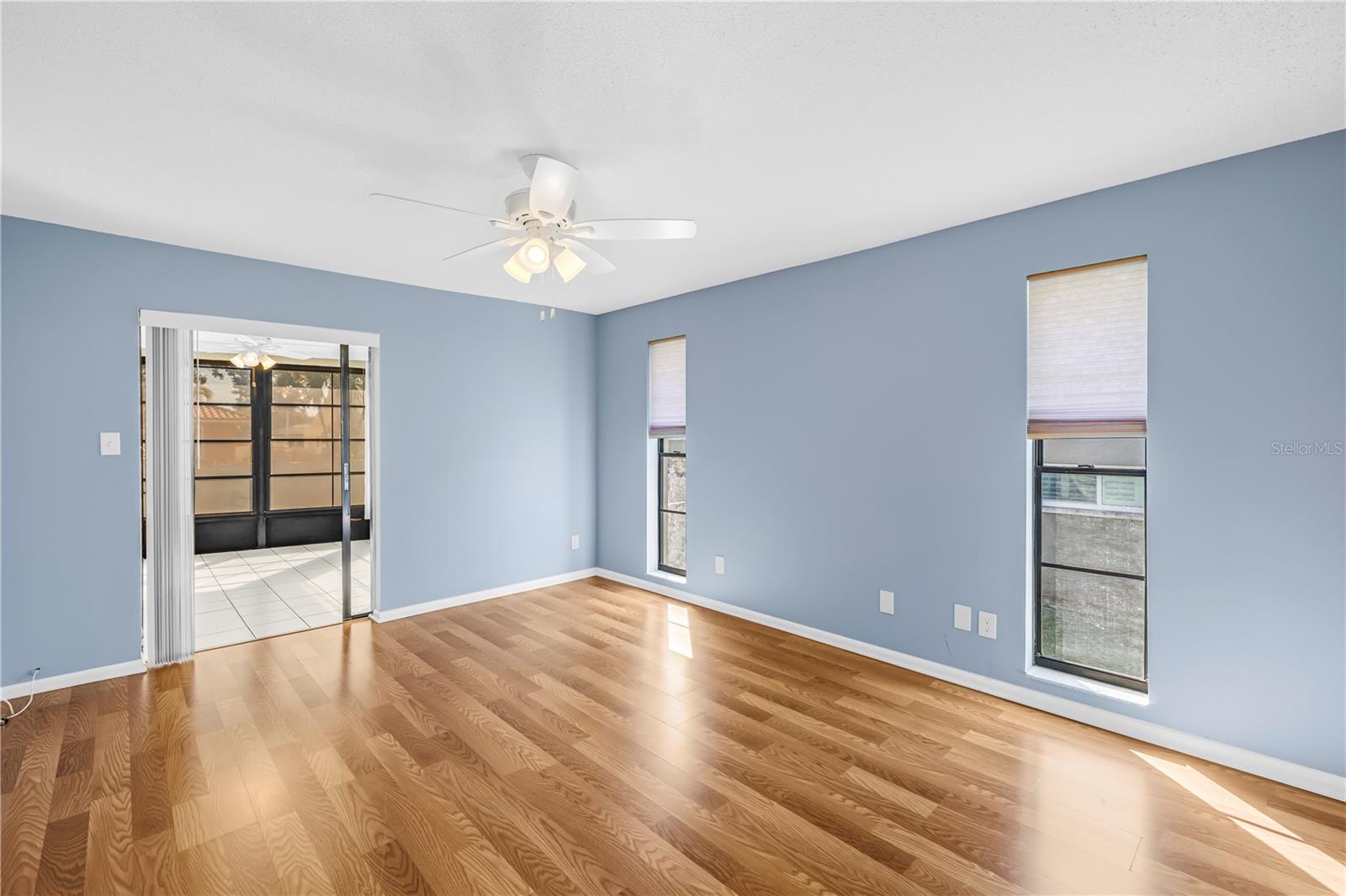 Listing photo id 11 for 289 Monte Cristo Boulevard