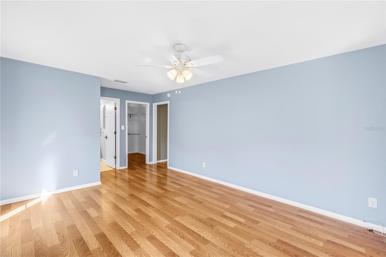 Listing photo id 12 for 289 Monte Cristo Boulevard