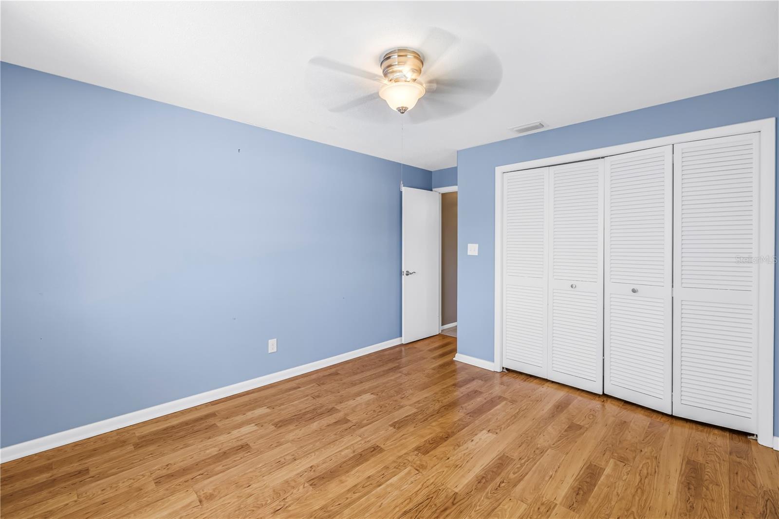 Listing photo id 17 for 289 Monte Cristo Boulevard