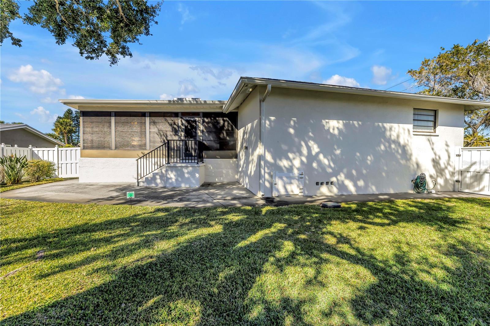Listing photo id 22 for 289 Monte Cristo Boulevard