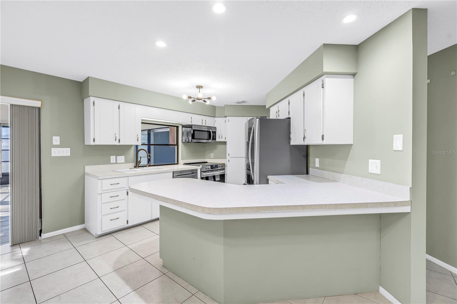 Listing photo id 4 for 289 Monte Cristo Boulevard