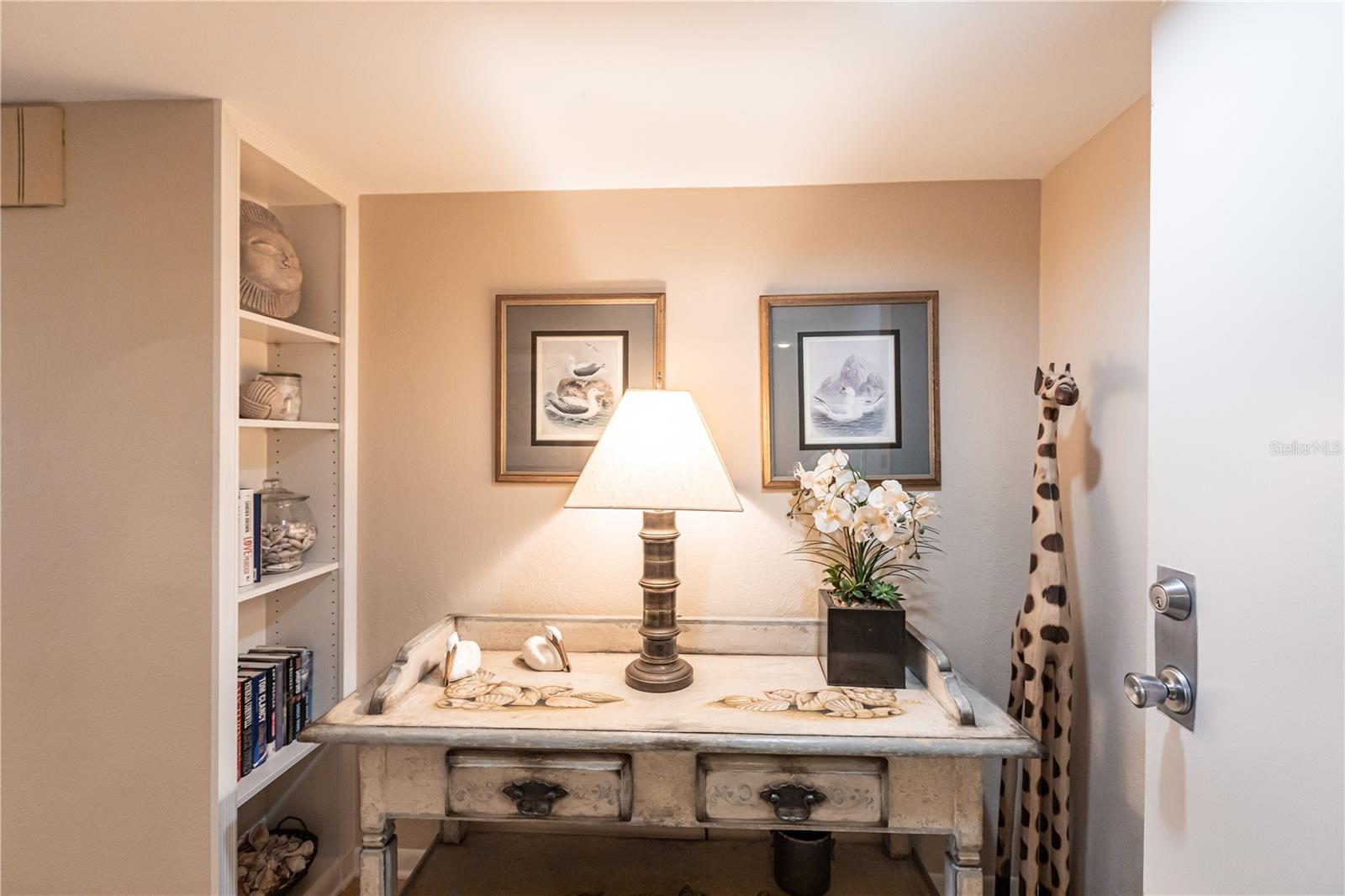 Image 4 of 28 For 1055 Peppertree Drive 703aa