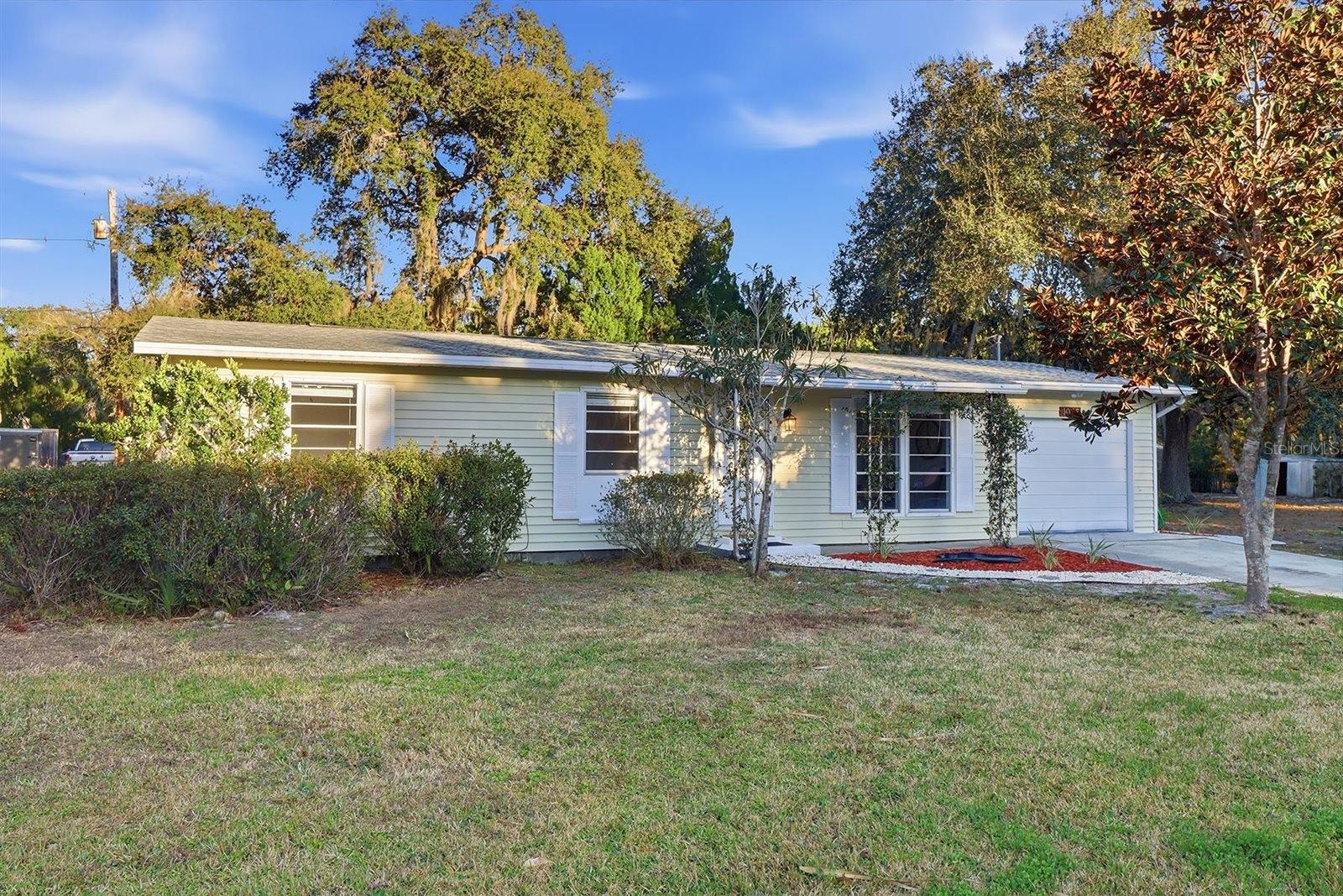 Image 3 of 53 For 1045 Fan Palm Point