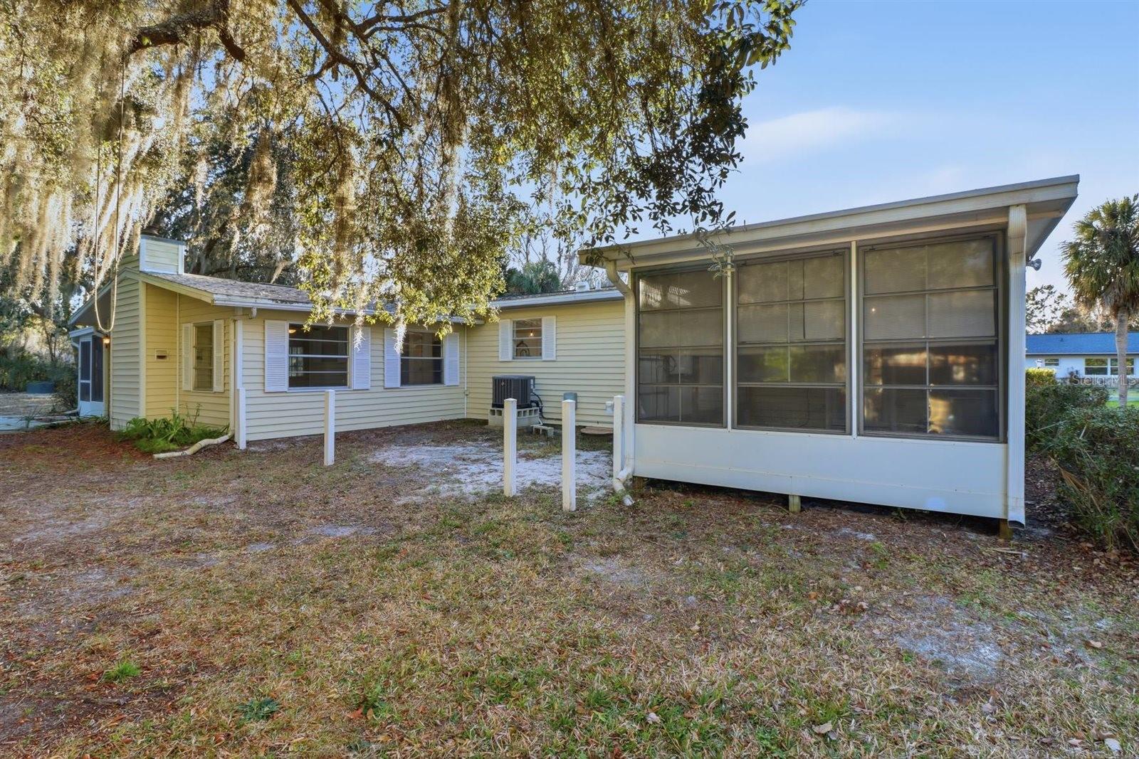 Image 39 of 53 For 1045 Fan Palm Point