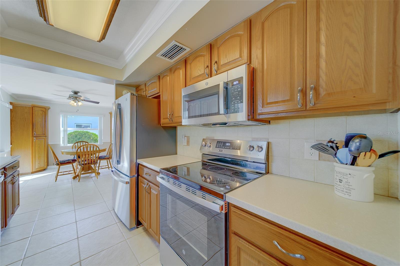 Image 14 of 54 For 2060 Envoy Court