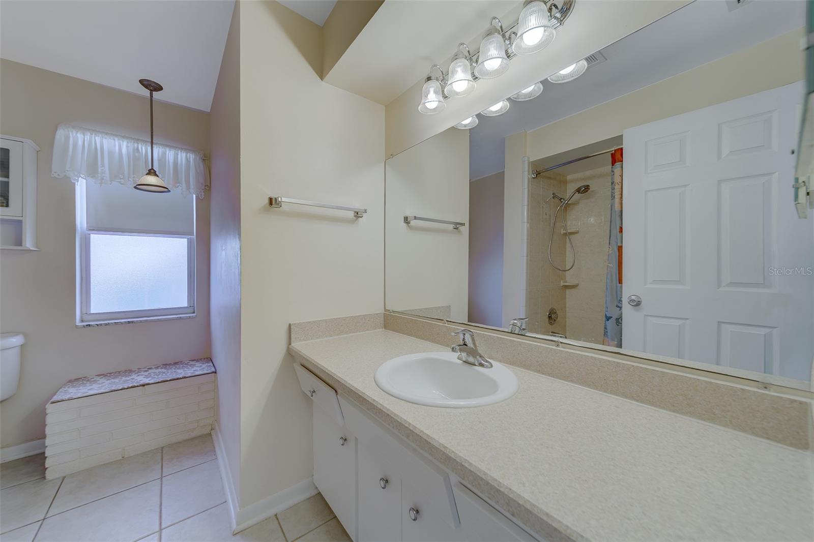 Image 22 of 54 For 2060 Envoy Court