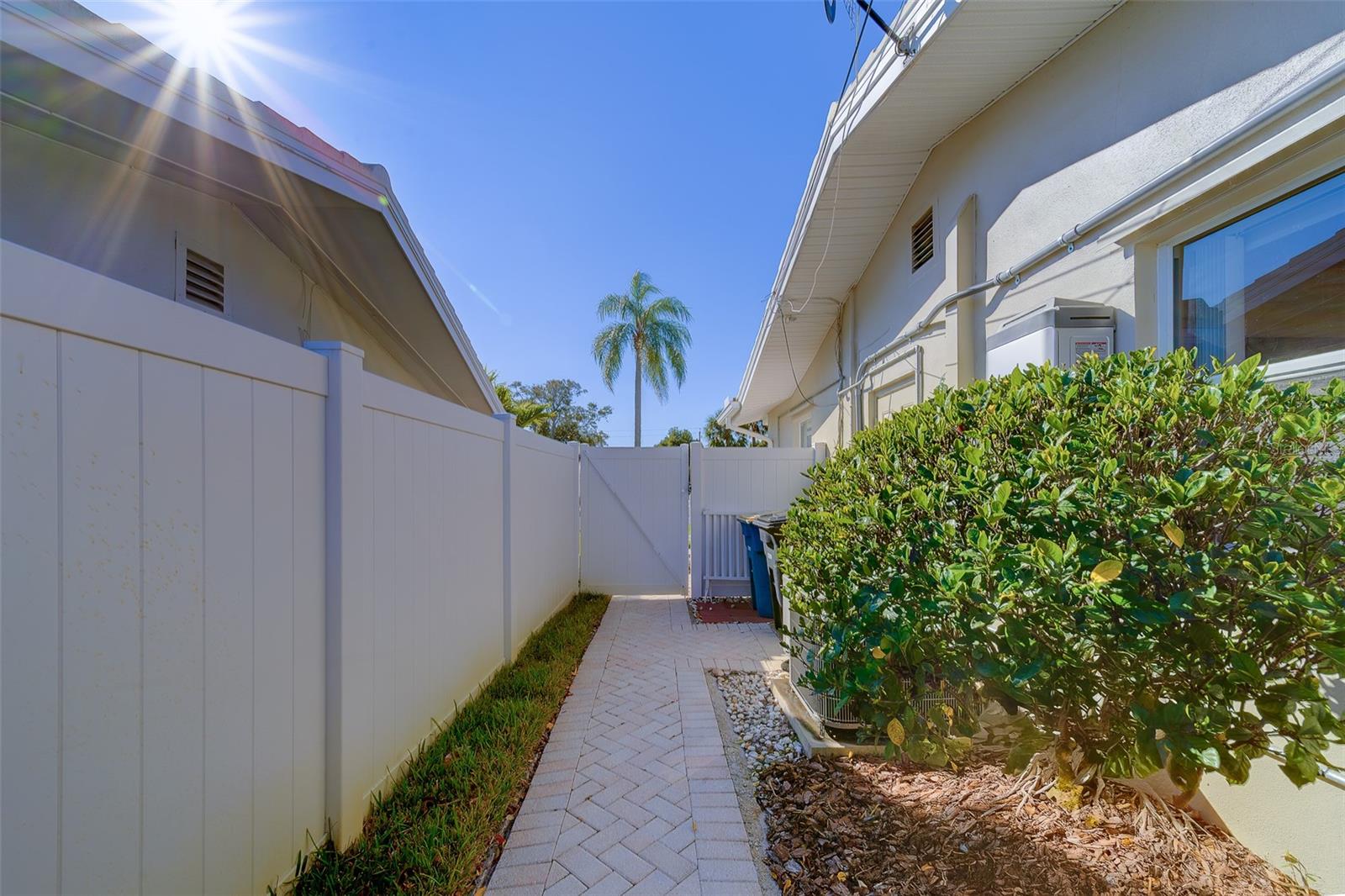 Image 43 of 54 For 2060 Envoy Court