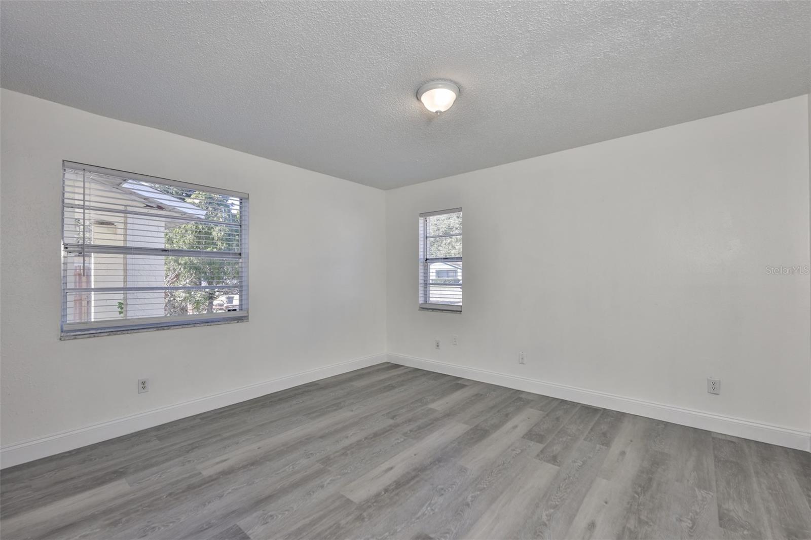 Image 19 of 33 For 11507 Valencia Drive A