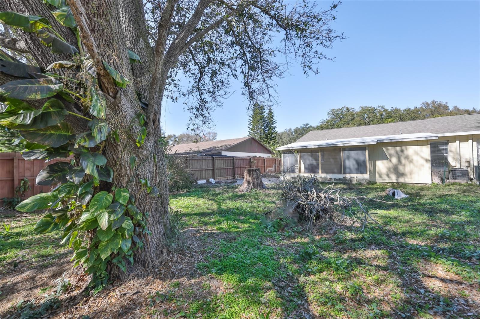 Image 28 of 33 For 11507 Valencia Drive A