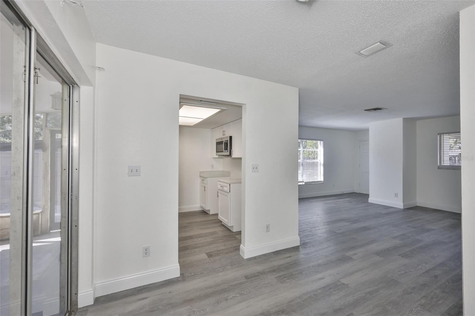 Image 9 of 33 For 11507 Valencia Drive A