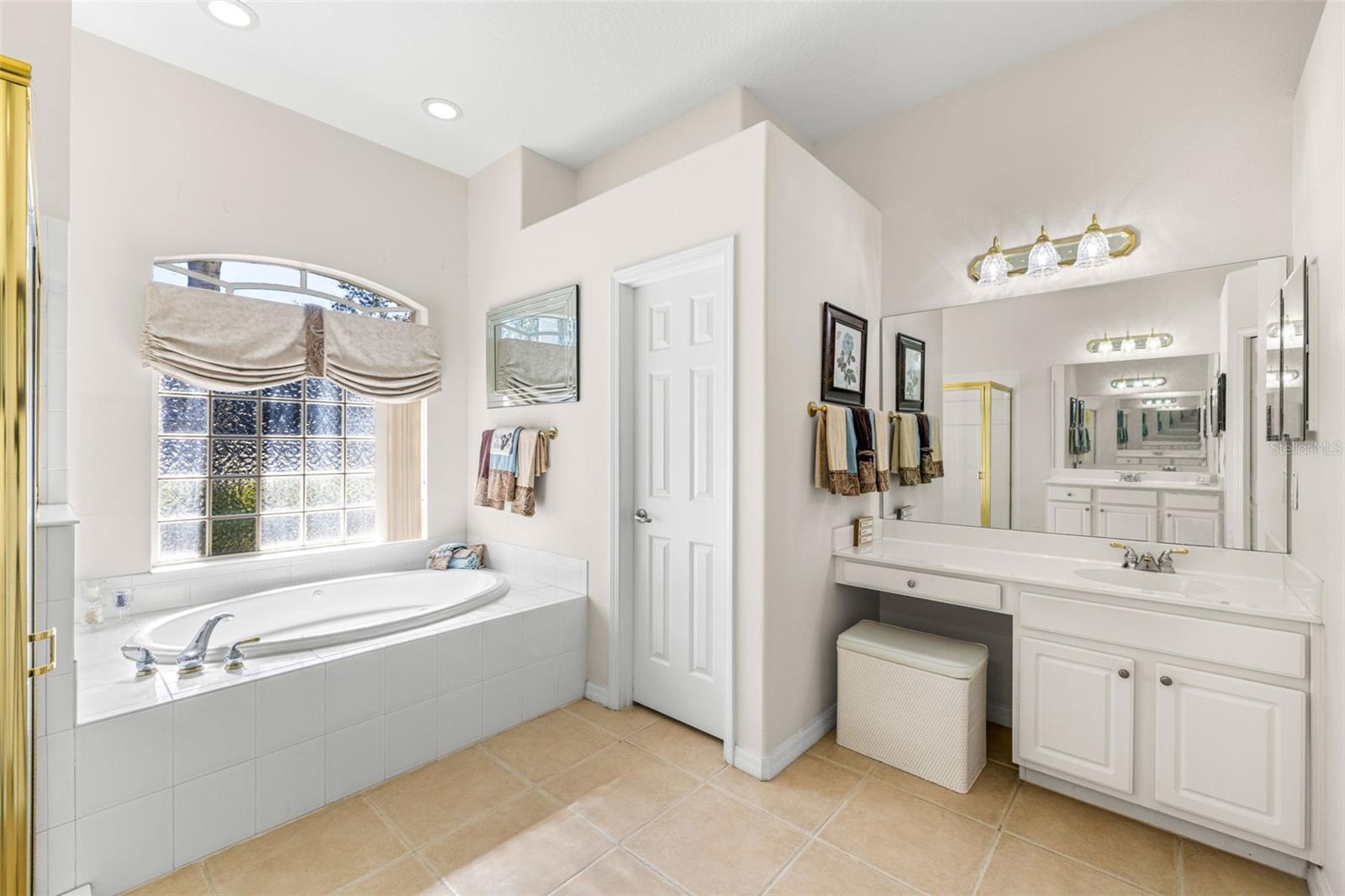 Image 20 of 43 For 20817 Cedar Bluff Place