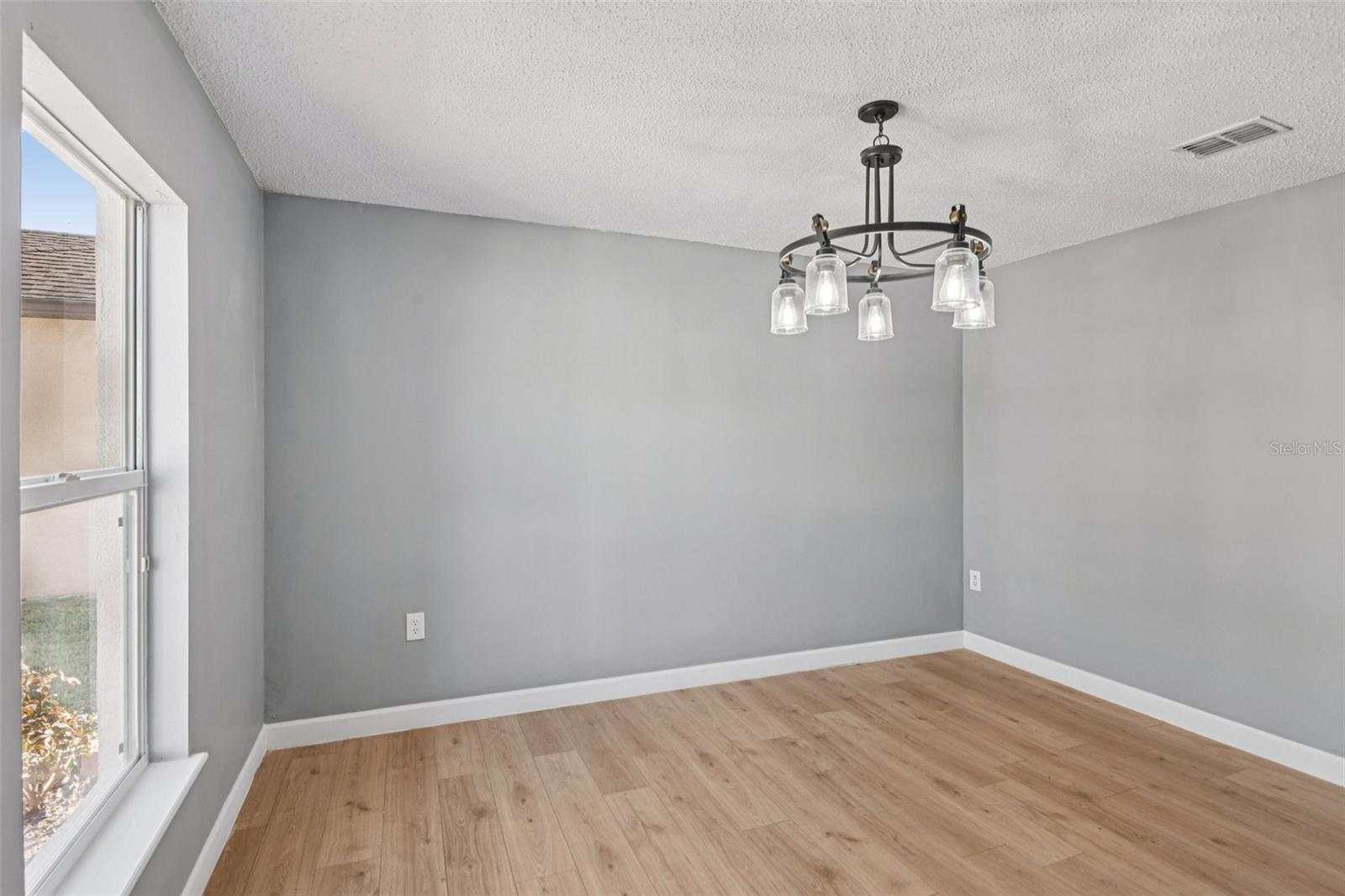 Image 11 of 36 For 5410 Treig Lane