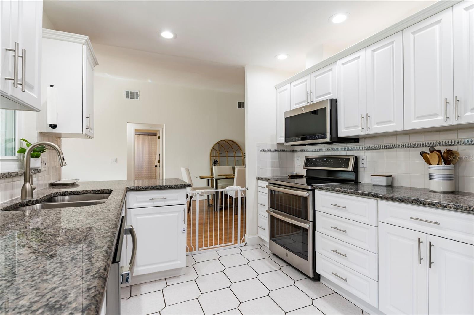 Image 19 of 38 For 8194 124th Terrace