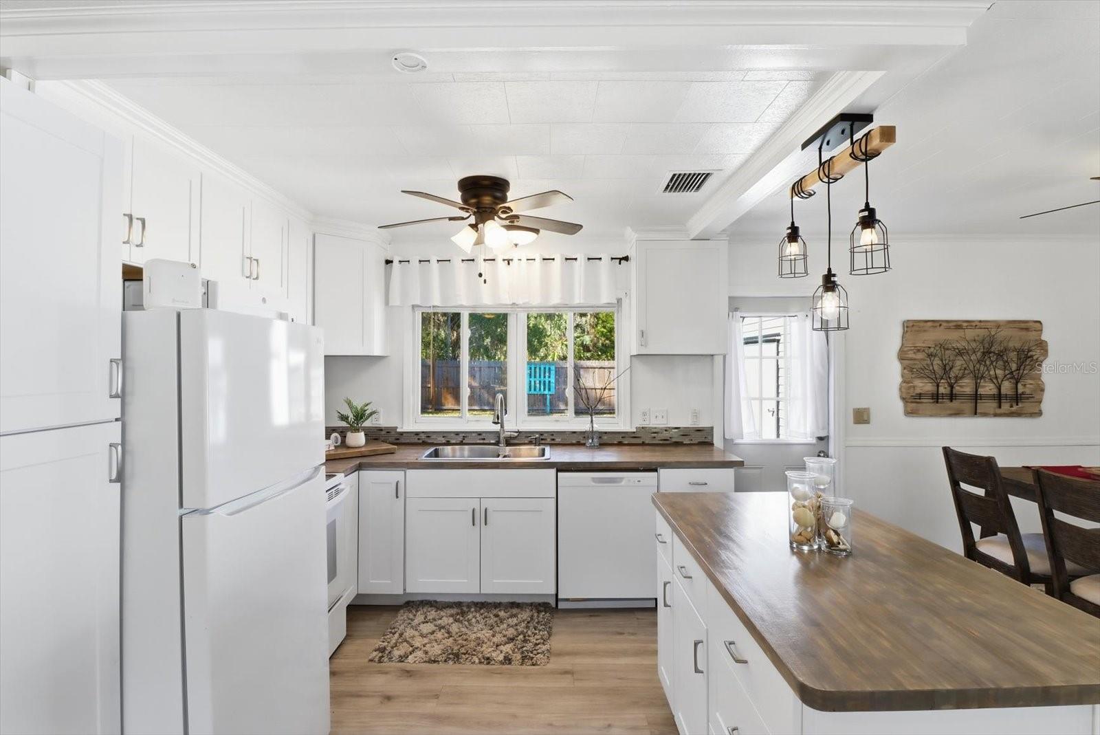 Image 16 of 57 For 1050 Midiron Point