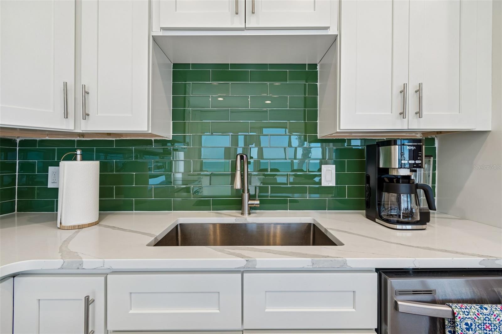 Image 12 of 81 For 865 Shore Drive