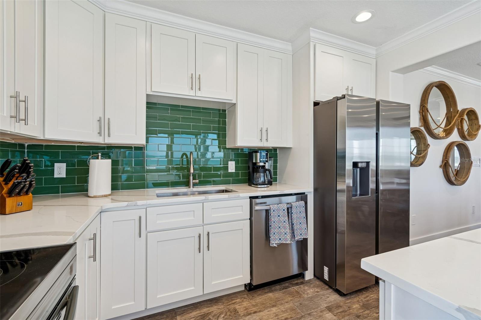 Image 14 of 81 For 865 Shore Drive