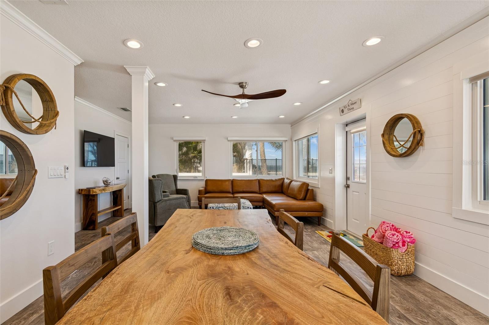 Image 17 of 81 For 865 Shore Drive