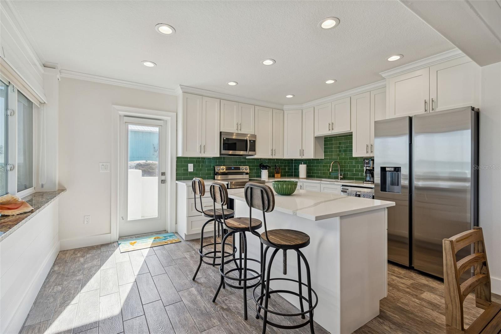 Image 18 of 81 For 865 Shore Drive