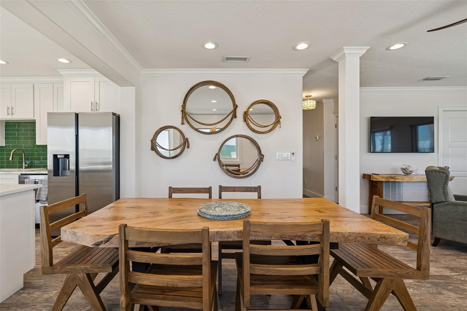 Image 20 of 81 For 865 Shore Drive