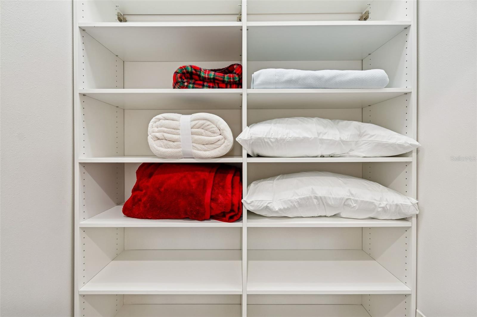 Image 33 of 81 For 865 Shore Drive