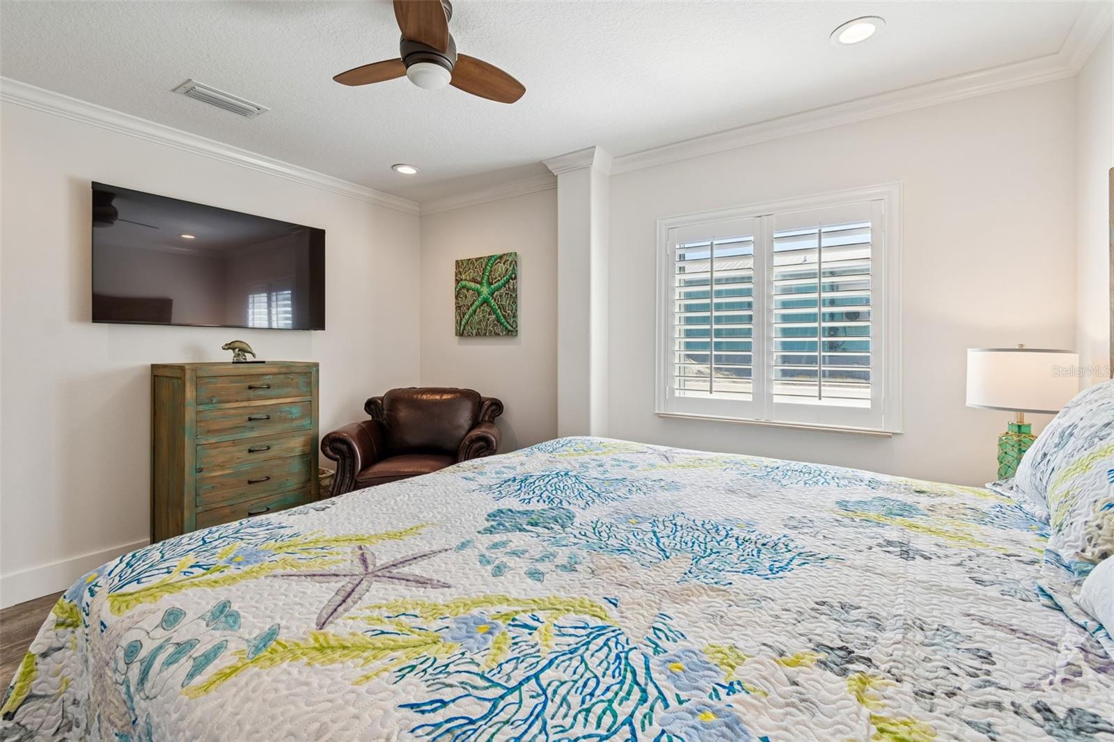 Image 36 of 81 For 865 Shore Drive