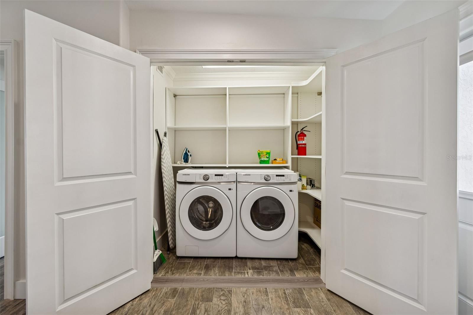 Image 42 of 81 For 865 Shore Drive