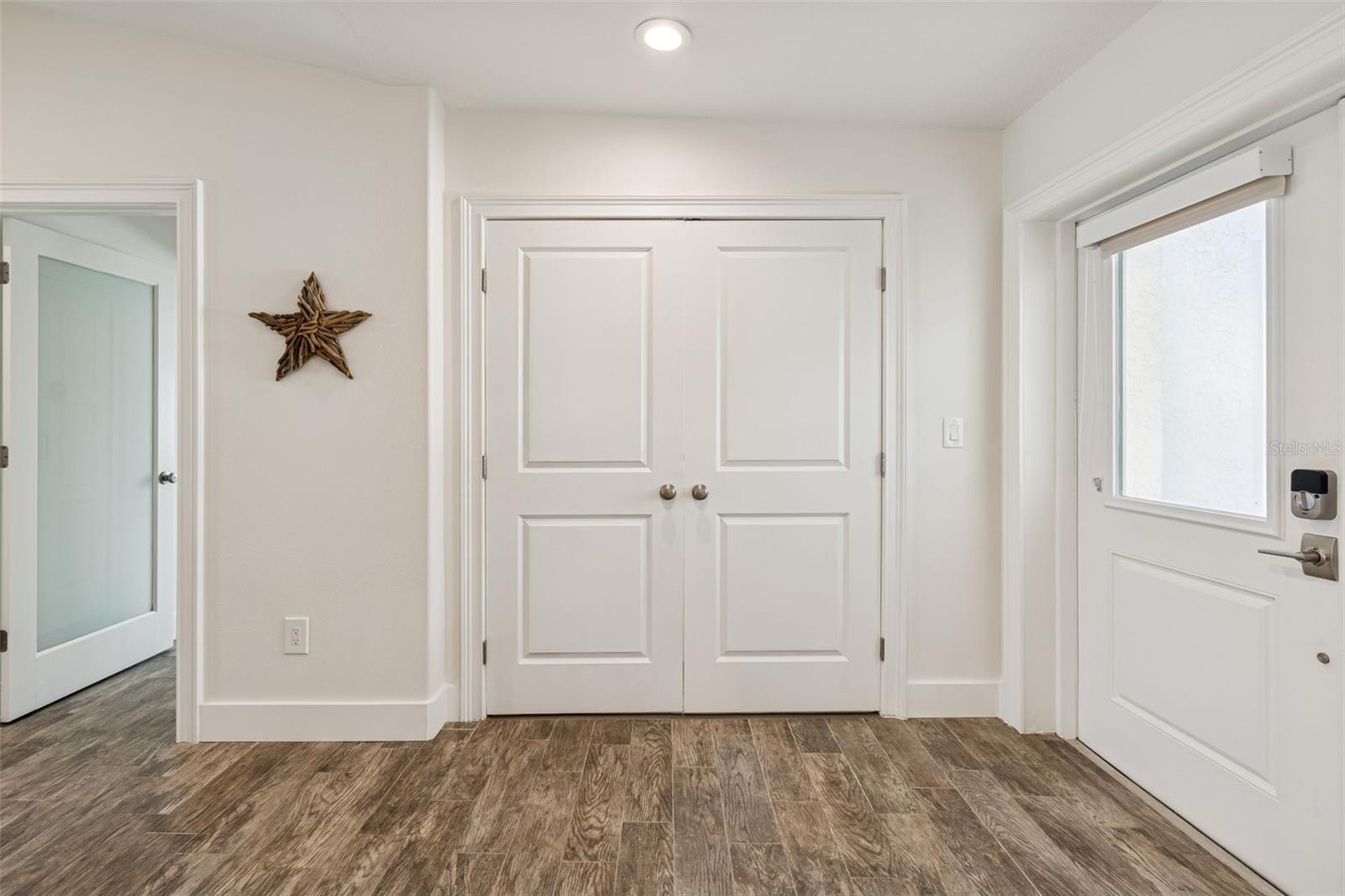 Image 43 of 81 For 865 Shore Drive