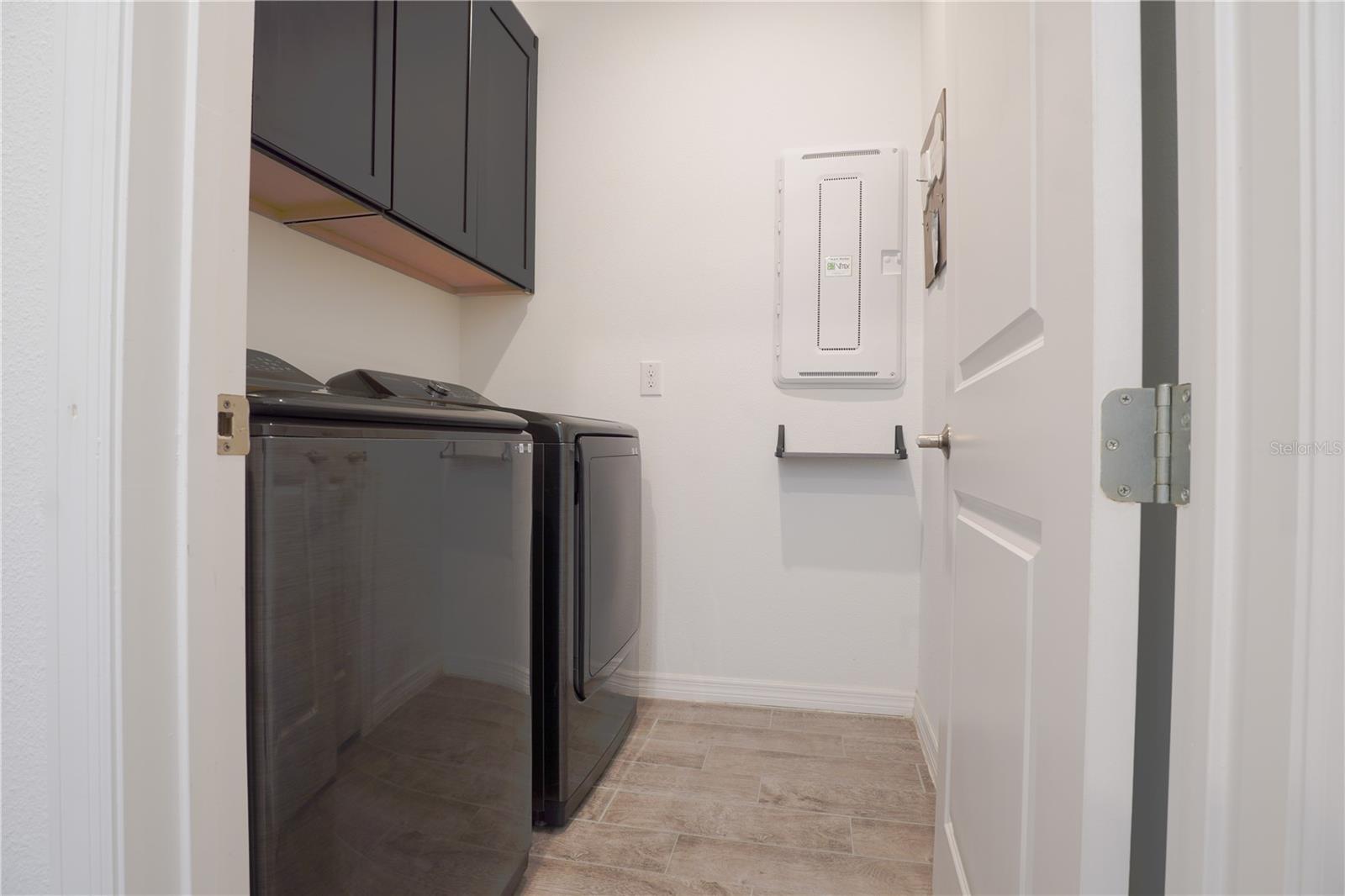 Image 13 of 44 For 6332 Laurelcrest Glen