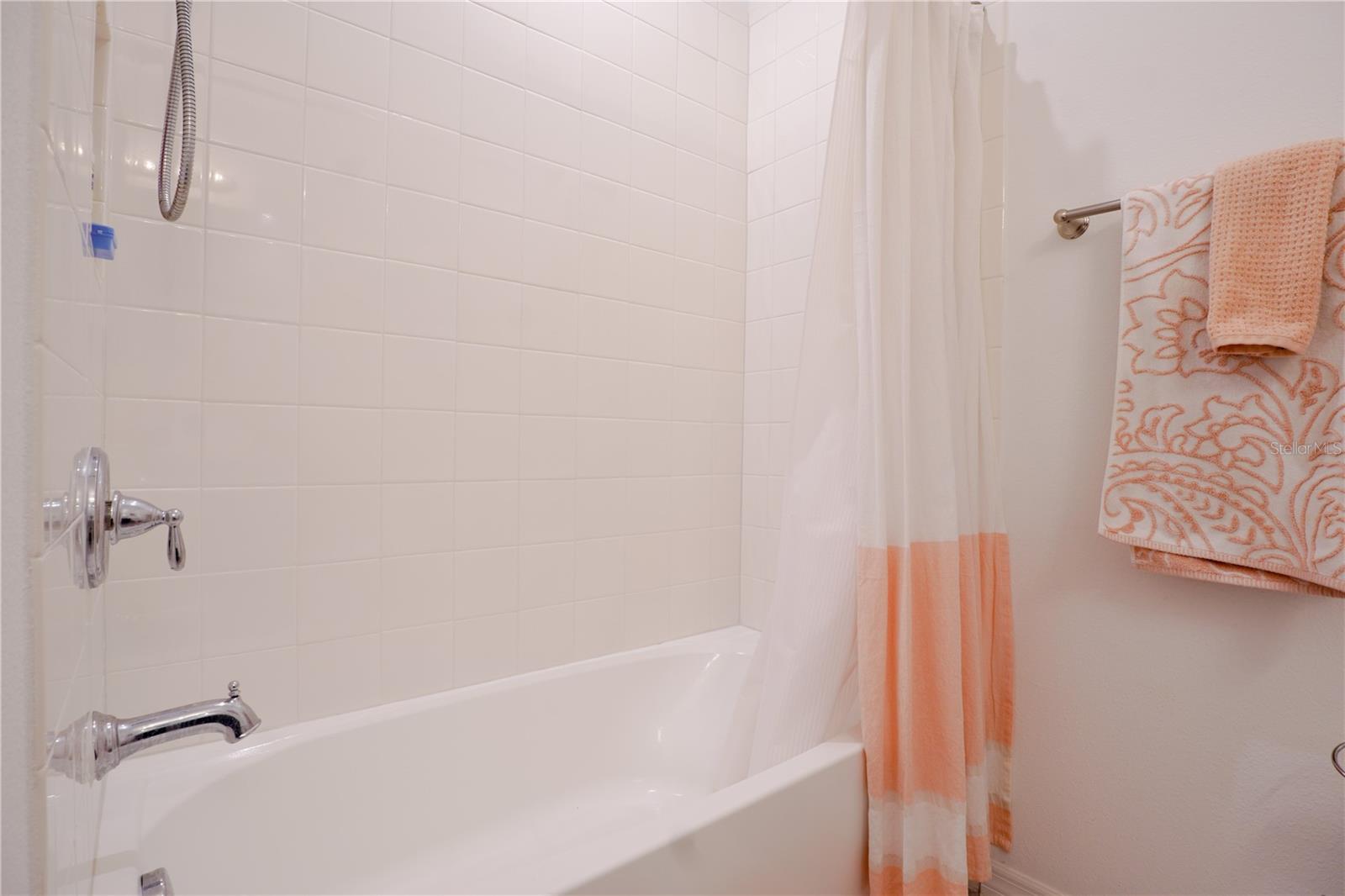 Image 21 of 44 For 6332 Laurelcrest Glen