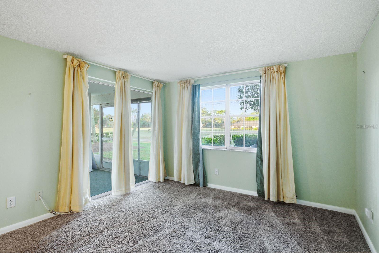 Listing photo id 12 for 3309 Trophy Boulevard