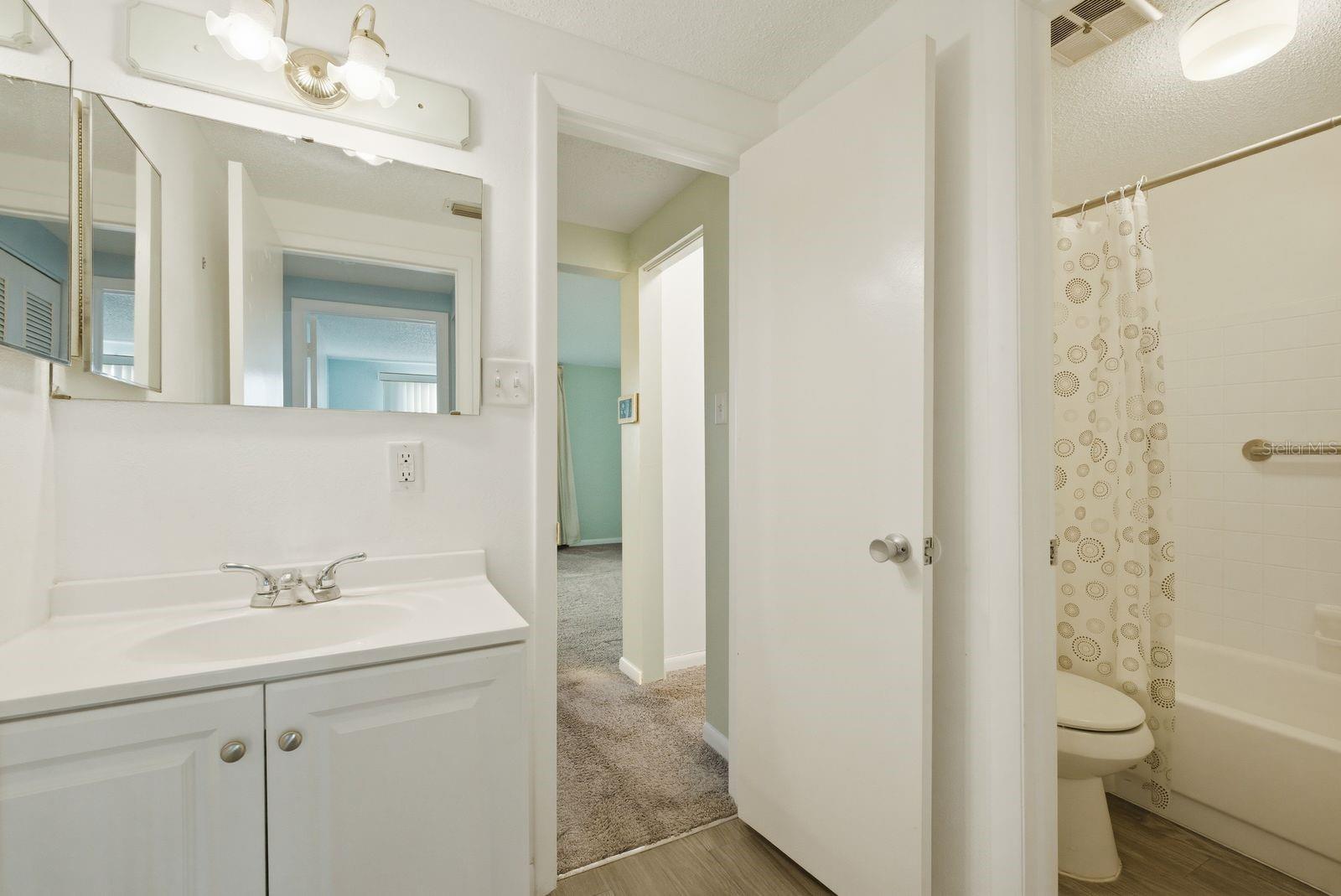 Listing photo id 14 for 3309 Trophy Boulevard