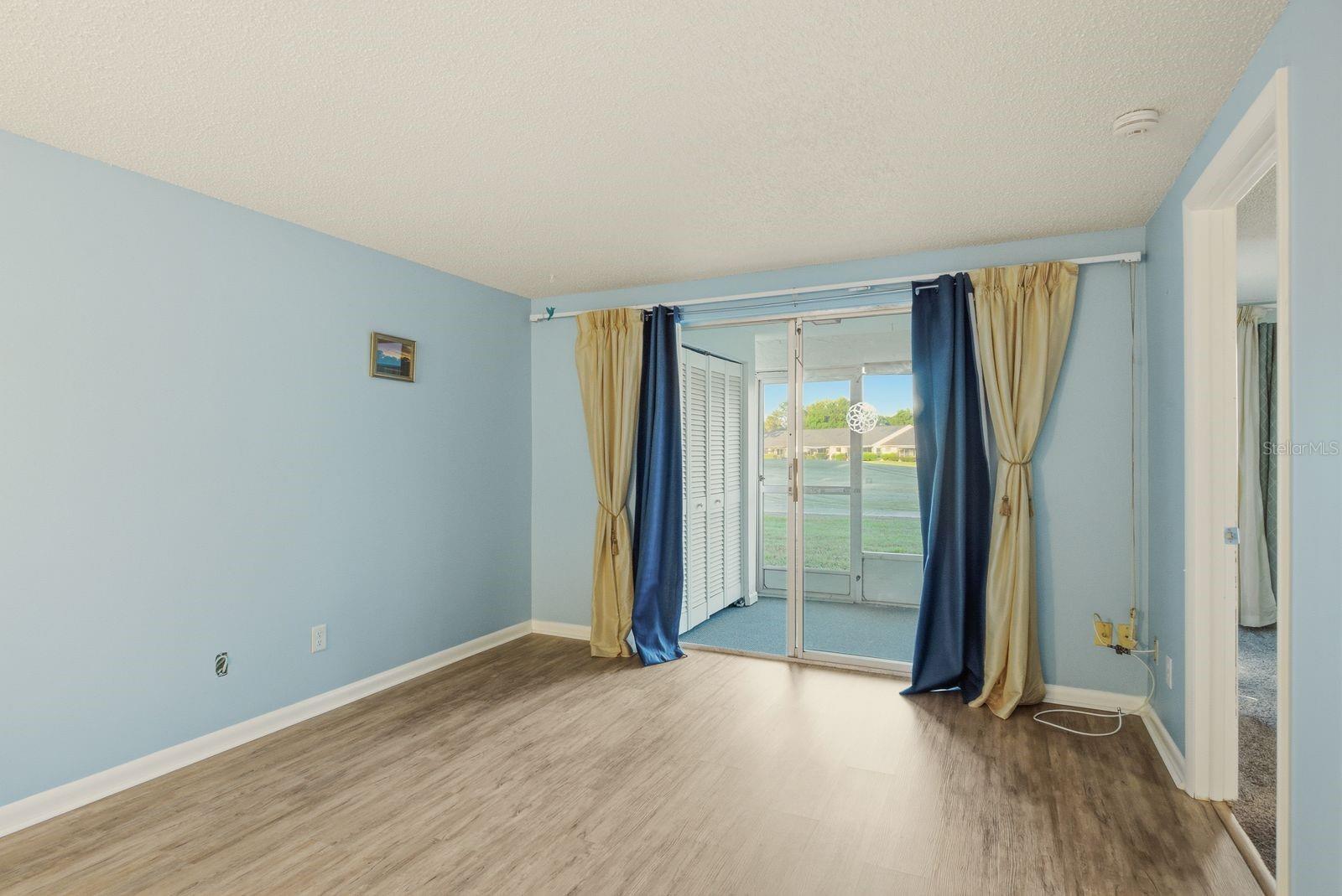 Listing photo id 7 for 3309 Trophy Boulevard