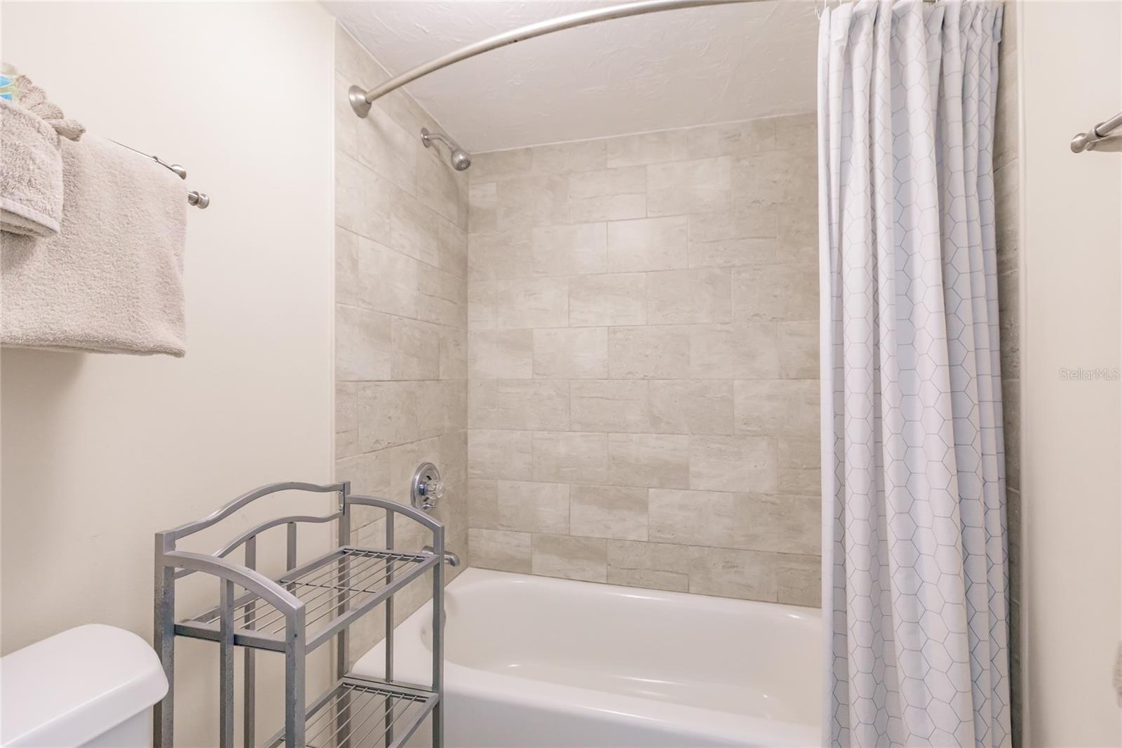 Image 23 of 31 For 1055 Peppertree Drive 506aa