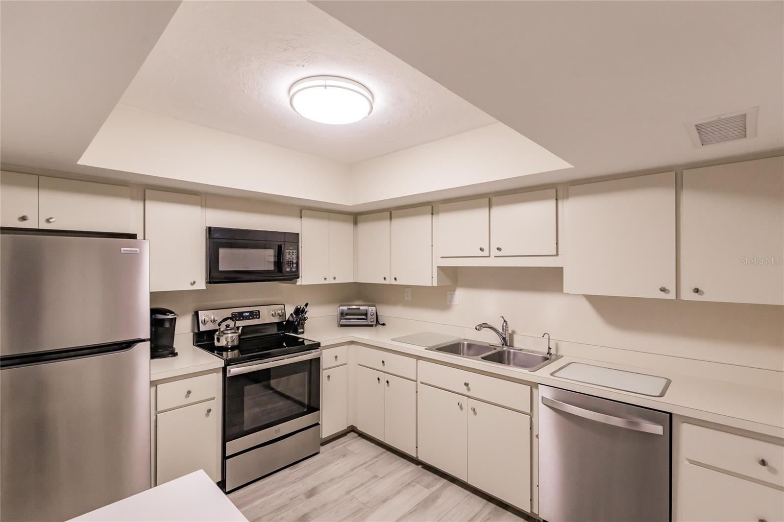 Image 7 of 31 For 1055 Peppertree Drive 506aa