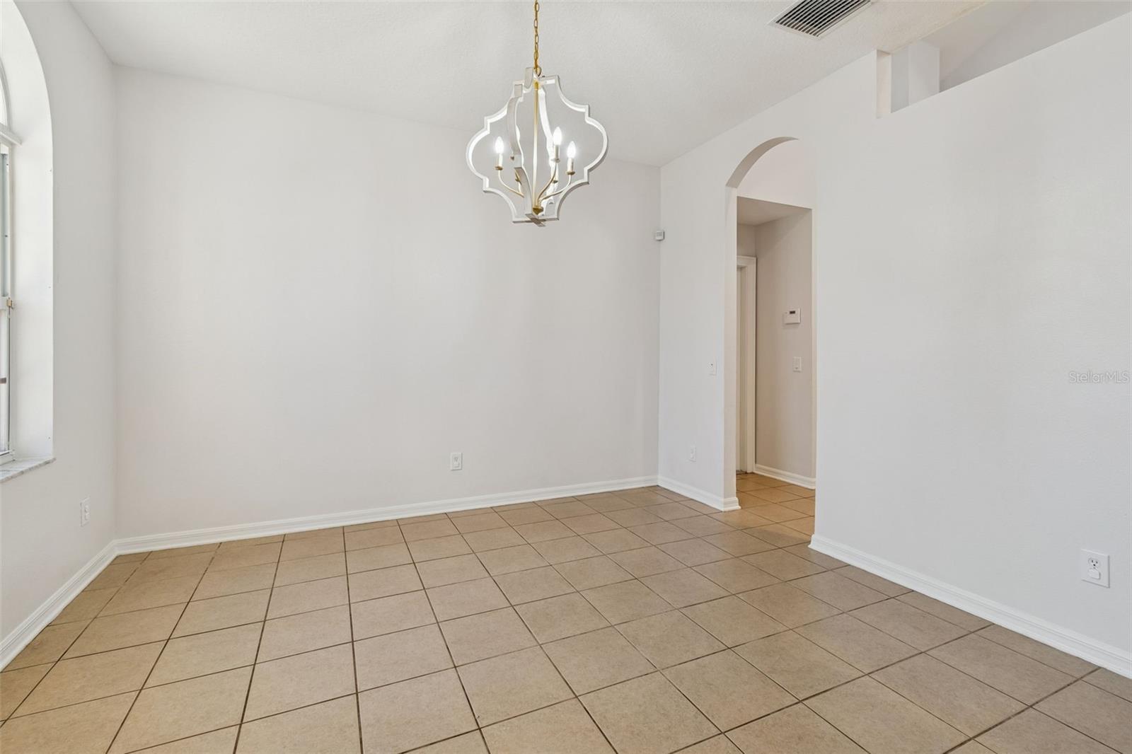 Image 10 of 72 For 2328 Brinley Drive