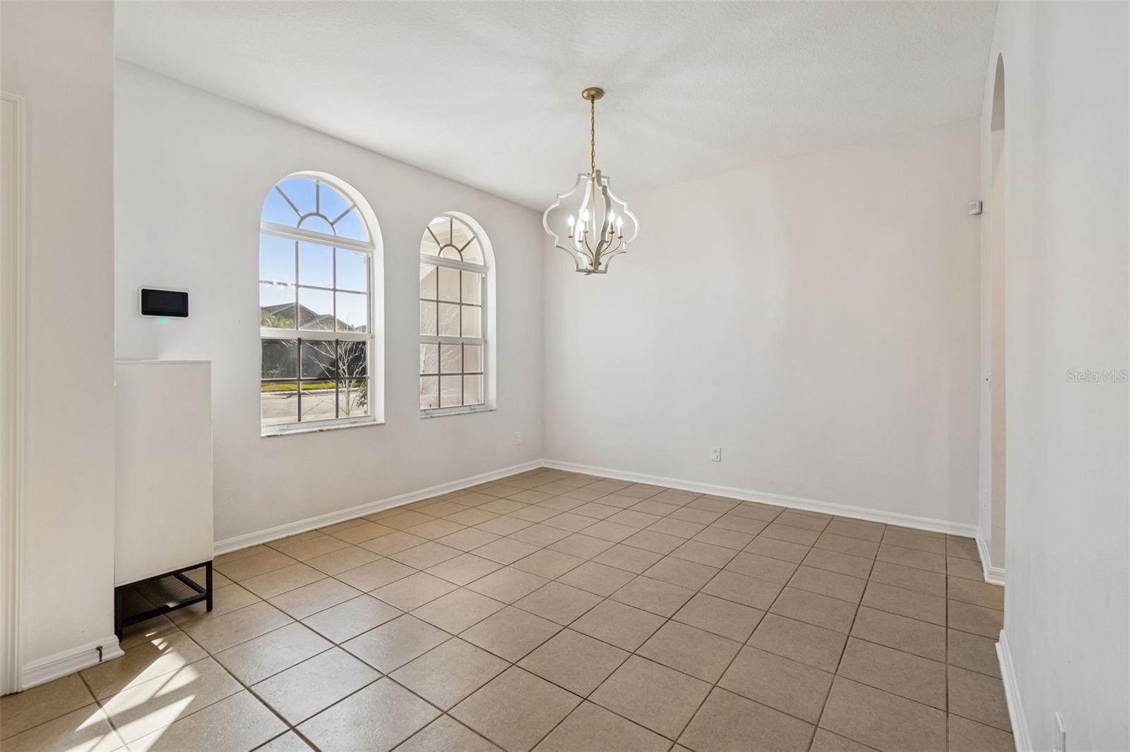 Image 13 of 72 For 2328 Brinley Drive