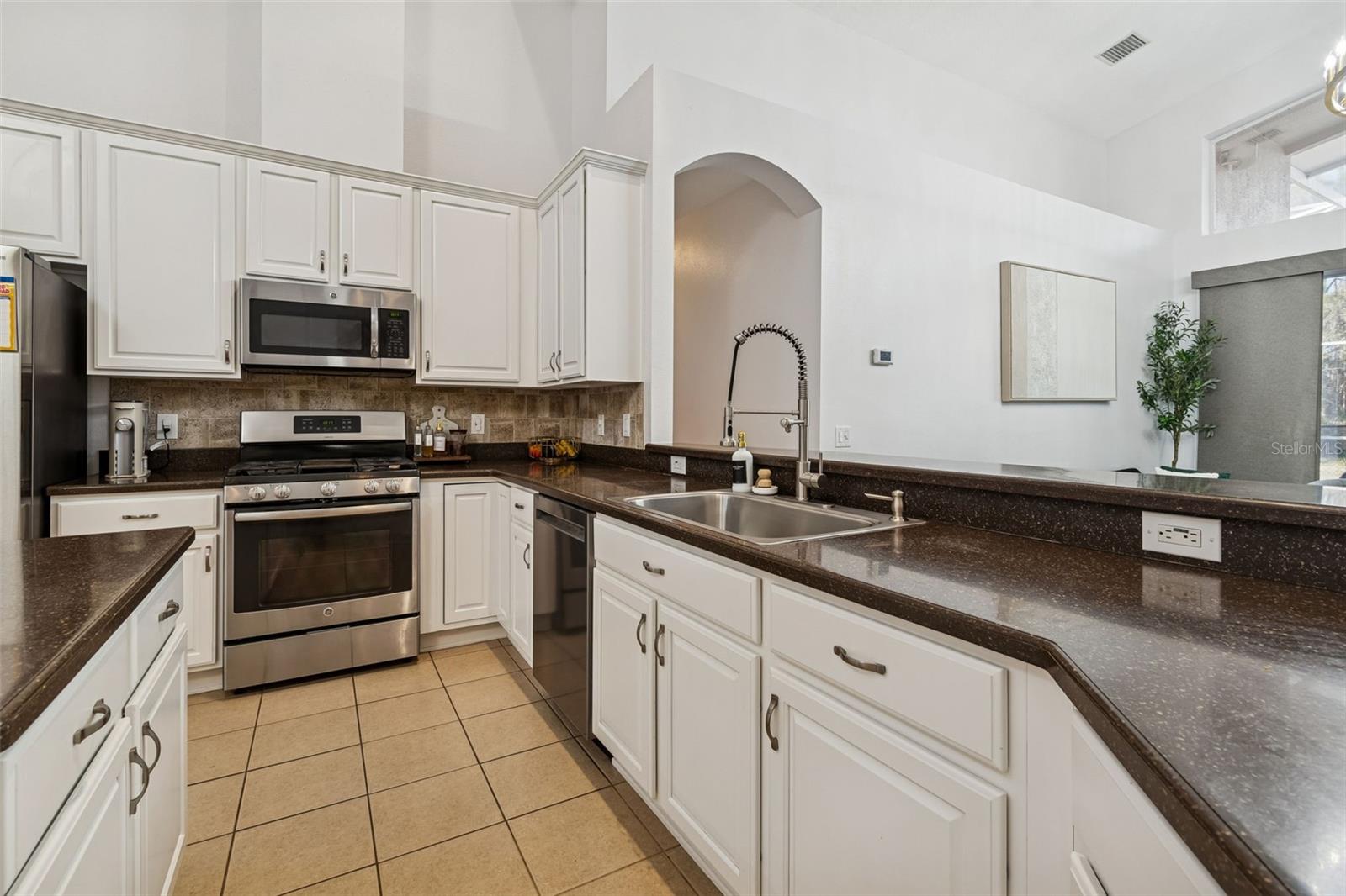 Image 20 of 72 For 2328 Brinley Drive