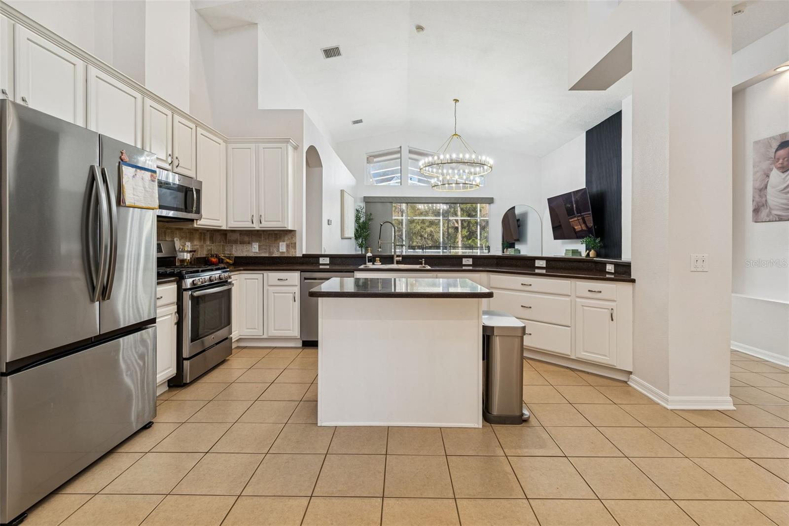 Image 22 of 72 For 2328 Brinley Drive