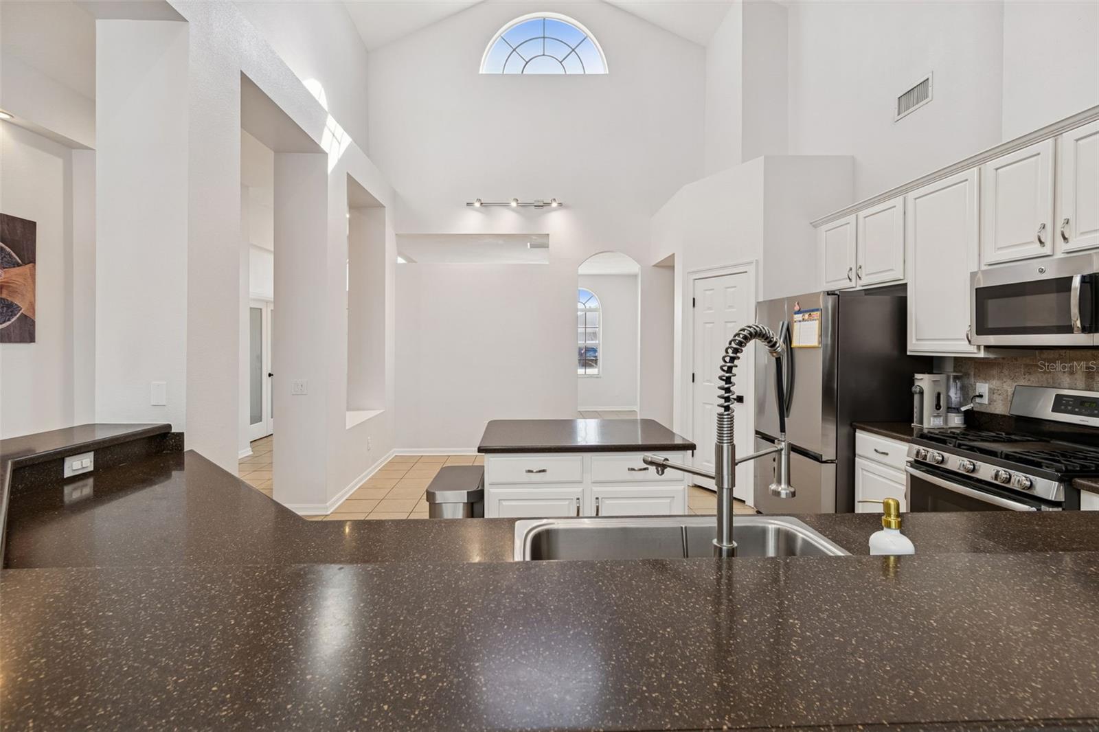 Image 23 of 72 For 2328 Brinley Drive