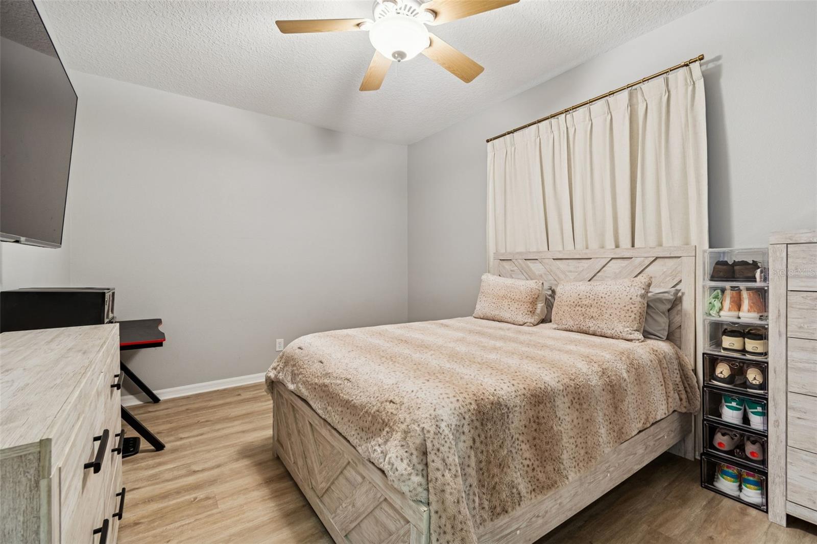 Image 35 of 72 For 2328 Brinley Drive