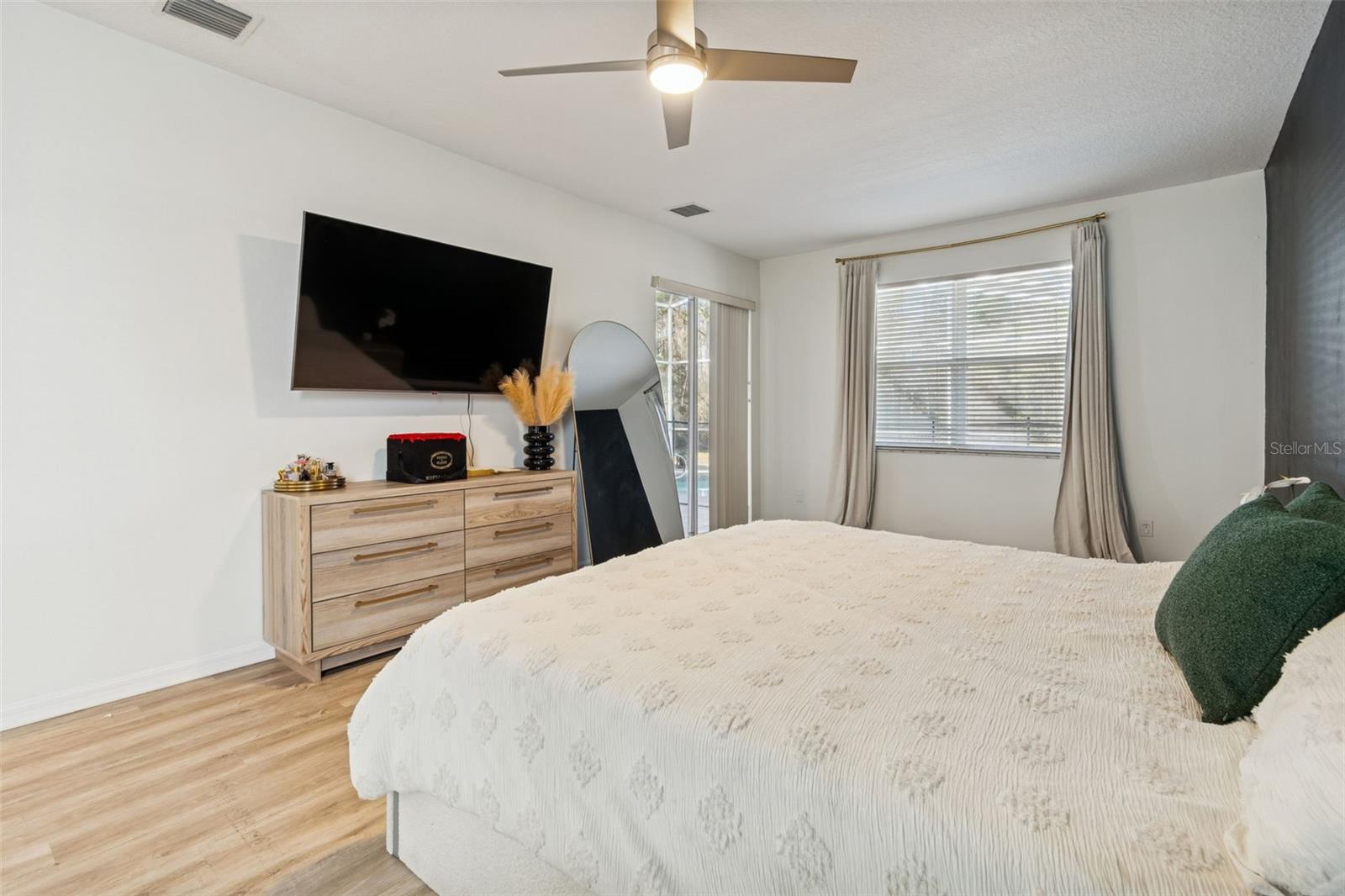 Image 43 of 72 For 2328 Brinley Drive