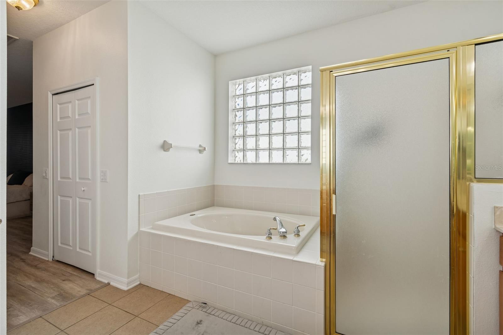 Image 46 of 72 For 2328 Brinley Drive