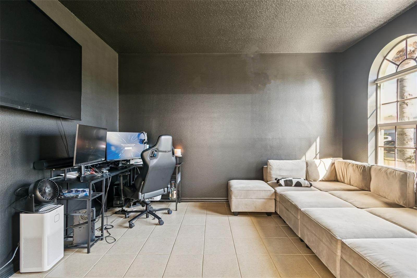 Image 48 of 72 For 2328 Brinley Drive