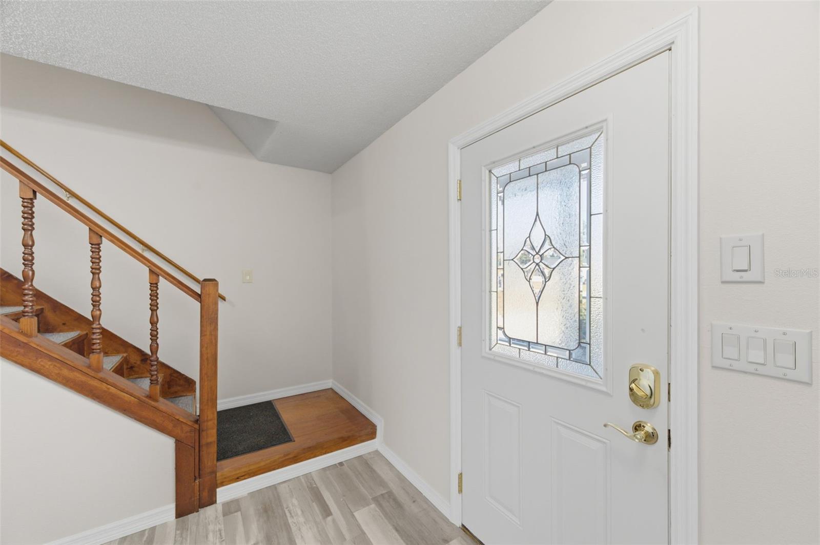 Image 11 of 59 For 11176 Montcalm Road