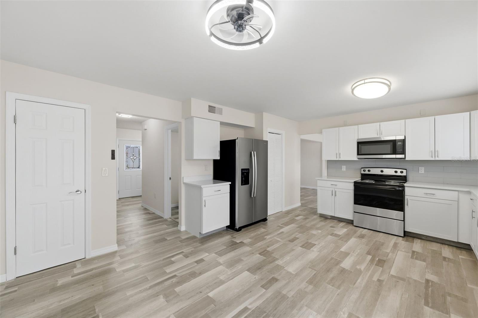 Image 23 of 59 For 11176 Montcalm Road