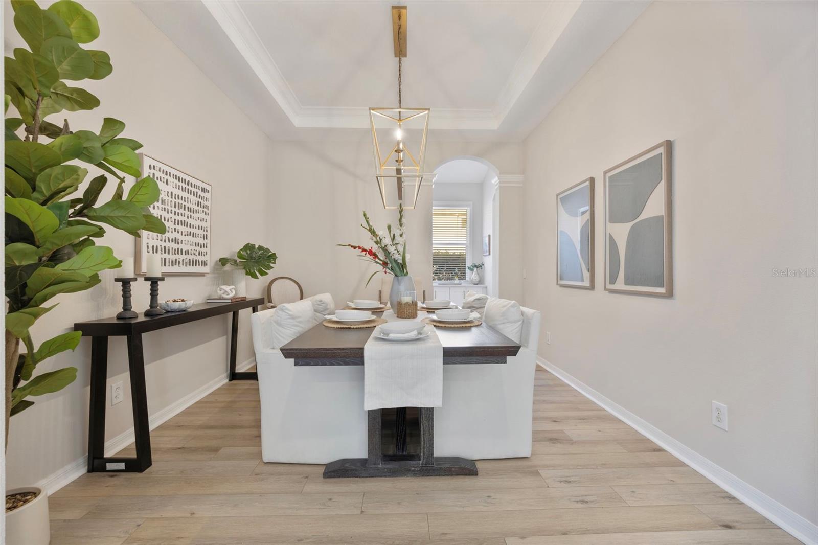 Image 13 of 99 For 9617 Greenpointe Drive