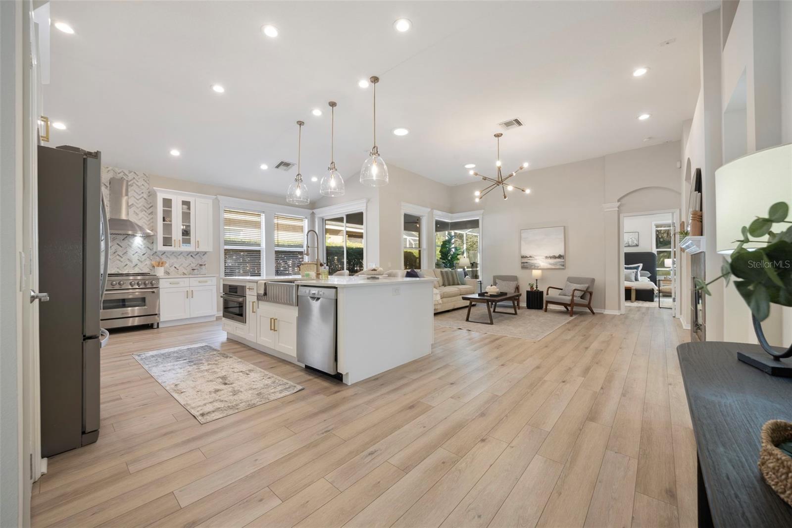 Image 14 of 99 For 9617 Greenpointe Drive